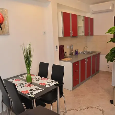 Apartmani Centar Igalo-2
