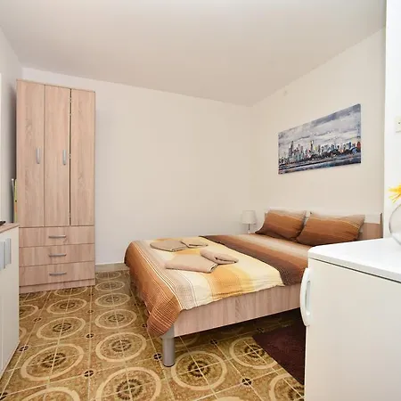 Mg Apartments And Rooms-3