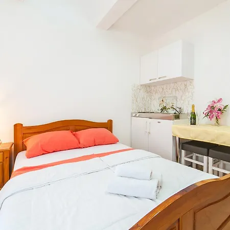 Guest House Bonaca-3