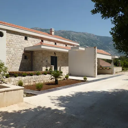 Villa M Family-3