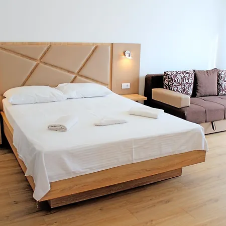 Charlie Apartments-3