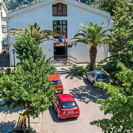 Guesthouse Lovcen-2