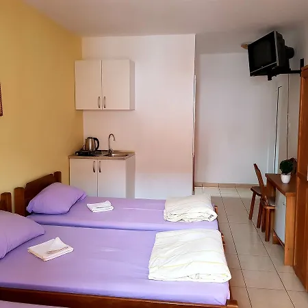 Guesthouse Sun Hostel-3