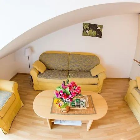 Apartments Luka-3