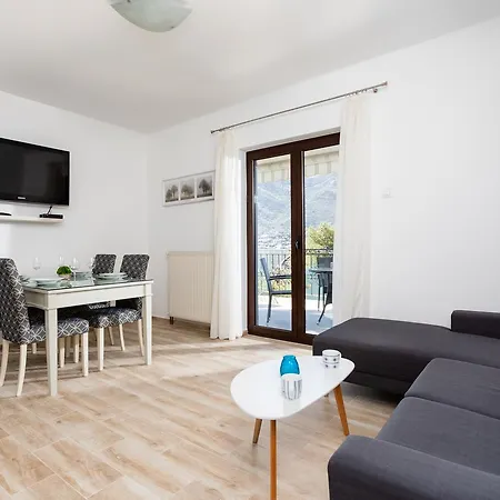 Apartments Miramar-2