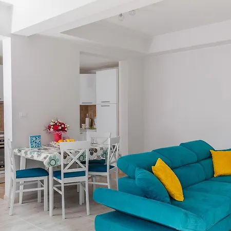 Apartment Azzurro With Pool And Parking-2