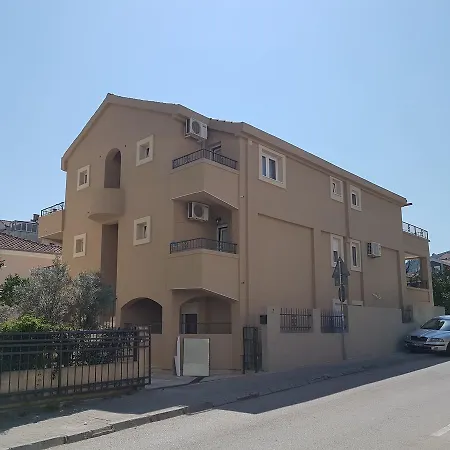 Apartments And Rooms Lijesevic-3