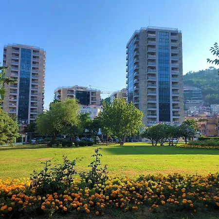 Beachfront Fontana 20-2