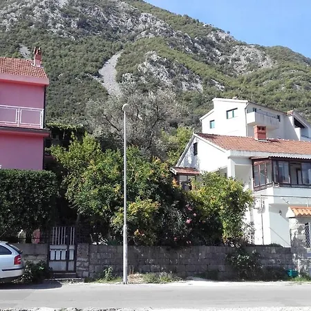 Apartment Tri Palme-2