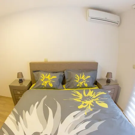 Central Budva Apartment-2