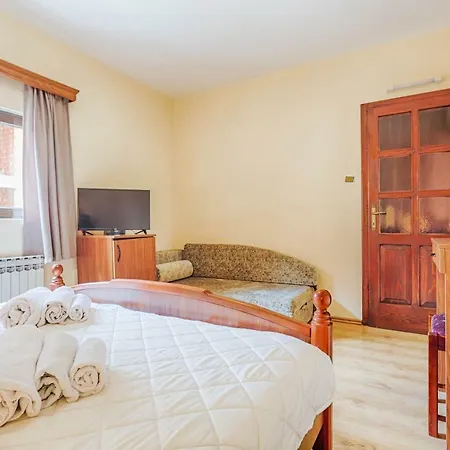 Mali Milocer Bay Accommodation-3