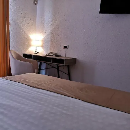 Hotel Ideal-3
