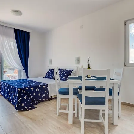 Villa San Apartments-3