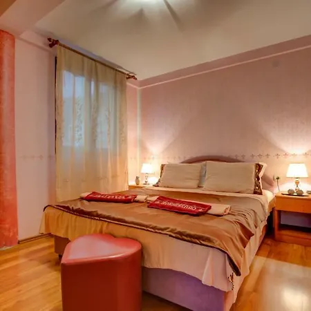 Sunny Villa Apartments-3