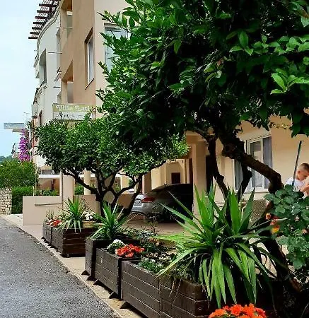 Apartments Lati-3