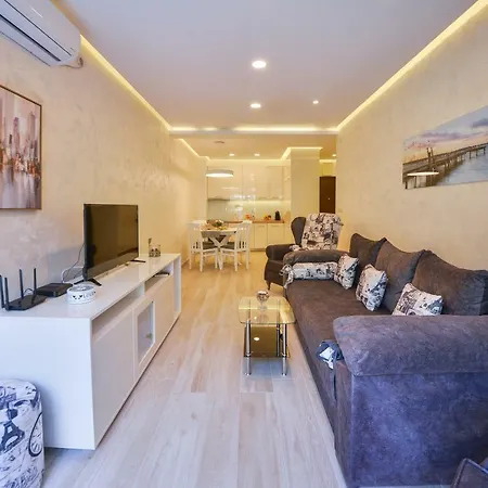 Brand New Apartments - Free Parking-2