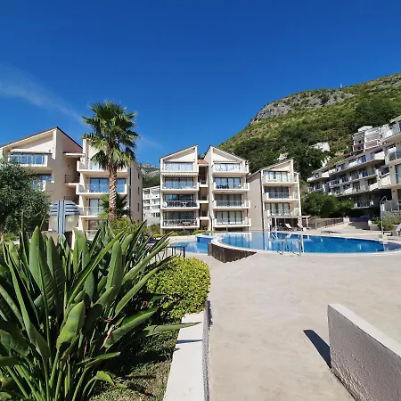 Charming Apartment Near Beach-3