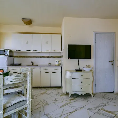 Sea Paradise Apartment-3