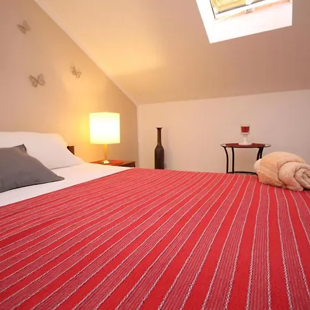 Oliver Apartments-3