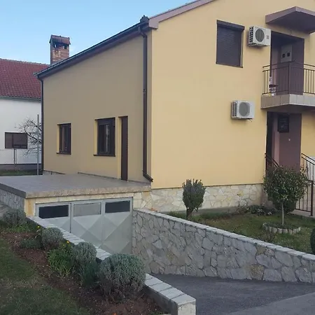 Hostel Vera - Airport Podgorica-3