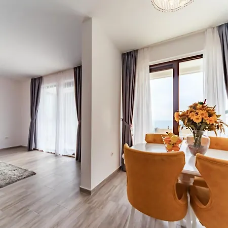 Apartments Monte Re-2