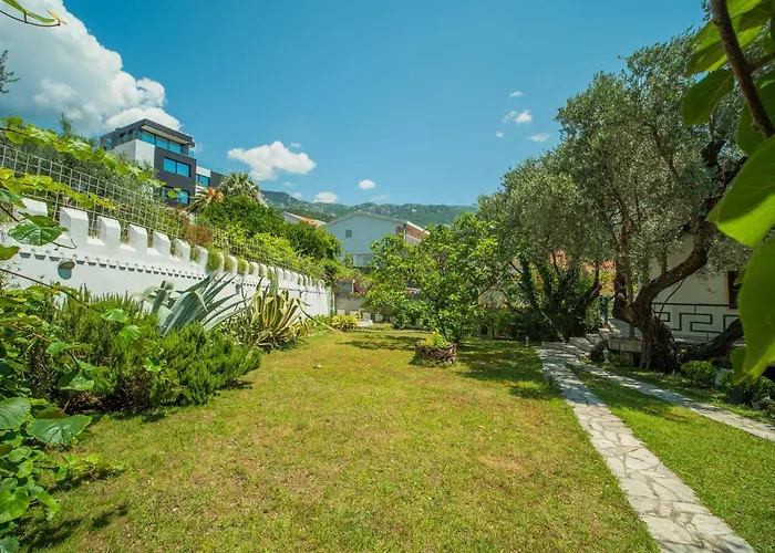 Villa The Turtles Garden Bečići