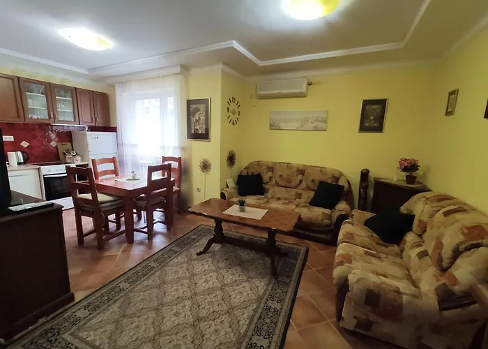 Beachside Apartment Petrovac acceptant les animaux