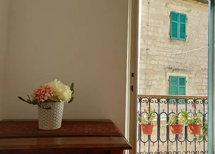 Pet friendly Old Town Sea Gate Apartment Kotor