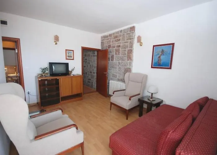 Bmv Apartment 1 With Sea View Sveti Stefan