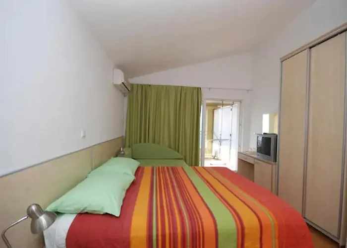 Bmv Room With East Island View Sveti Stefan