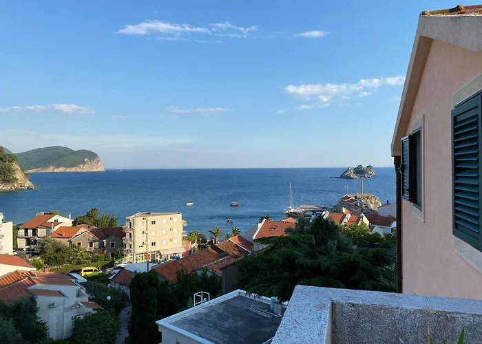 Apartments Mandarina Garden Petrovac