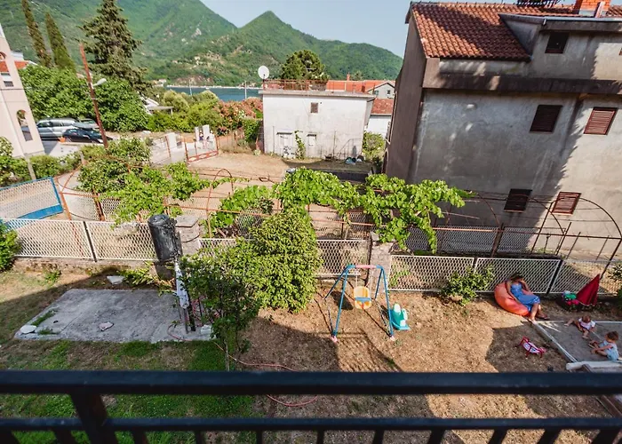 Pet friendly Apartment Sunny Terrace Herceg Novi