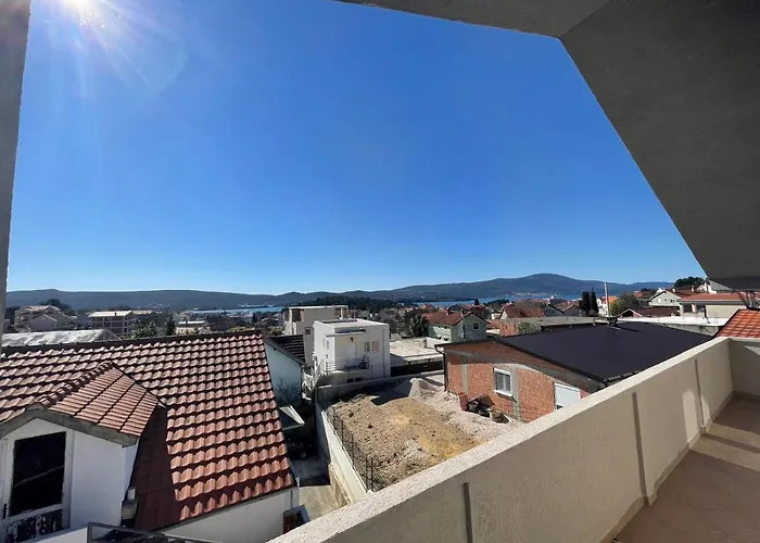 Pet friendly Apartment Licina Tivat