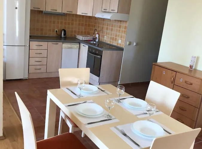 Petrovac Holiday Apartments 1
