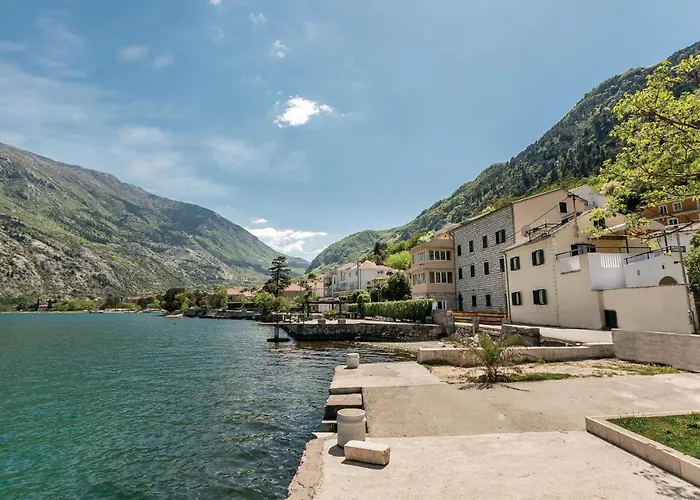 Lovely Home In Kotor With Wifi