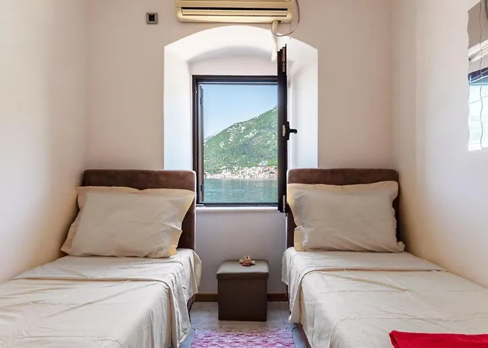 Stoliv Na Obali Mora Appartamento Cattaro