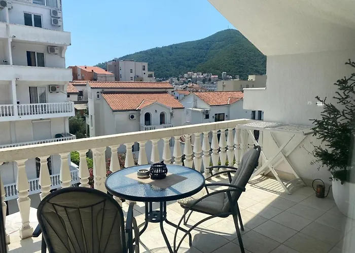 Apartments Adok Budua