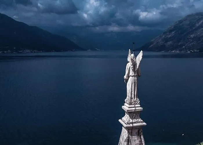 Pet friendly Mara Apartments Perast