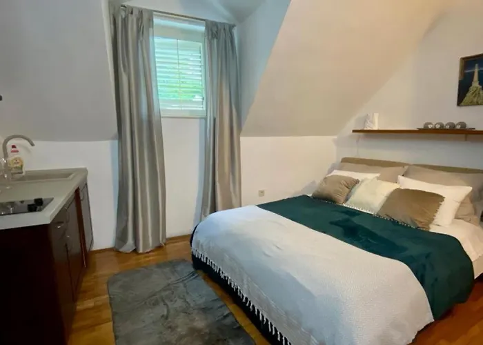 Herceg Novi hotels near Monastery Savina