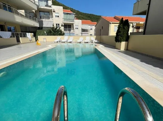 Coco Apartments Petrovac na moru