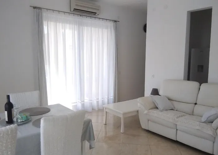 Petrovac - Lucice - 2026 - Prijevorac, Bb - Apartment - Oxana - Stan 1