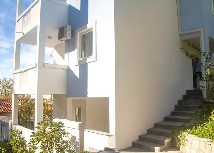 Apartment San Stefan Sveti Stefan