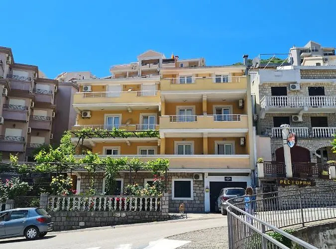 Apartments & Rooms Vuksanovic Ivana Budva