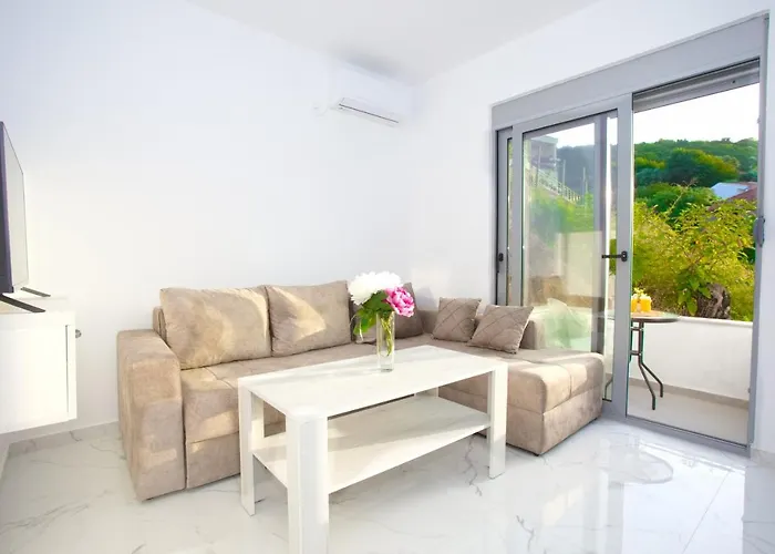 Nesi Apartments Ulcinj