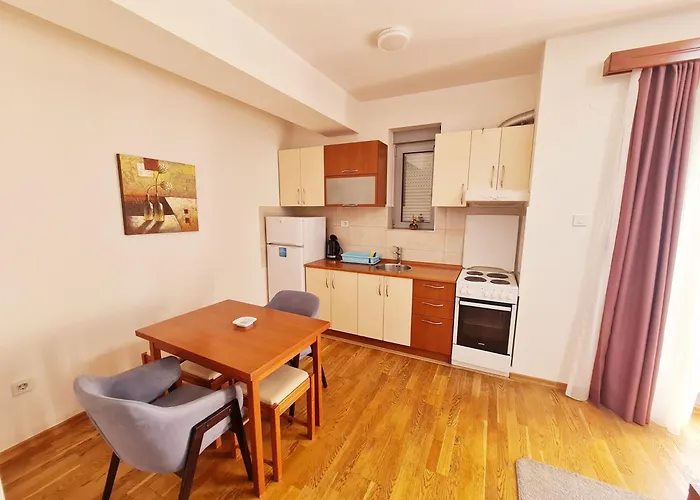 Centar New Loki Apartments Budva