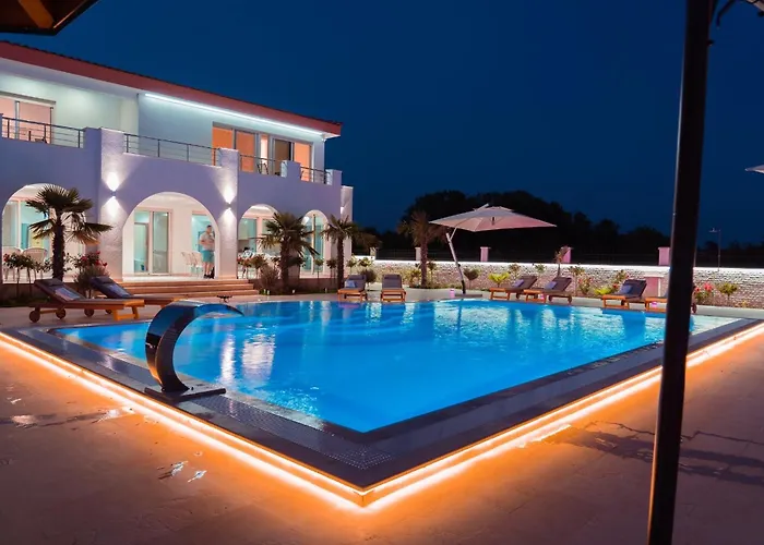 Villa 100 Palme Ulcinj