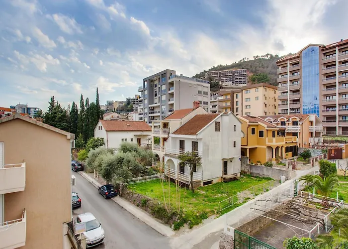 Apartments Lora 13.Jula, 15 Budva