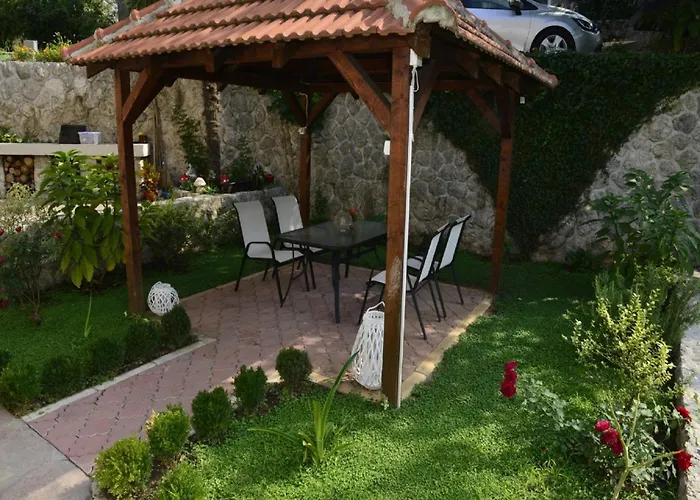 Villa Andrea Apartments With Parking Cattaro che accetta animali