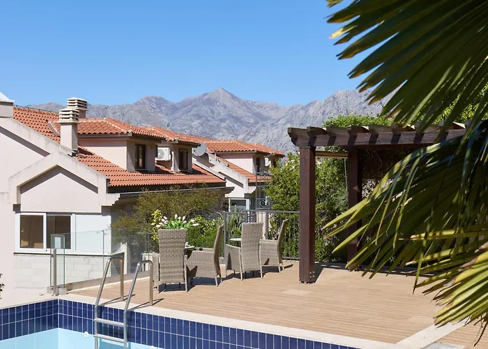Nautica Studios With Outdoor Pool Kotor