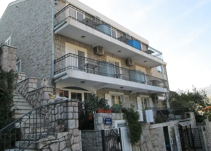 Pet friendly Apartments Mitrovici Milocer Sveti Stefan